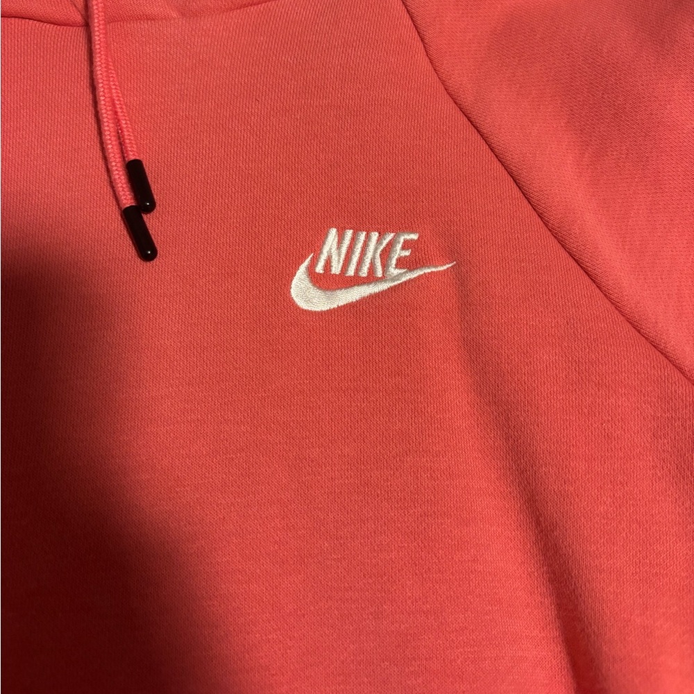 Nike Women’s Pink Sweater size medium
